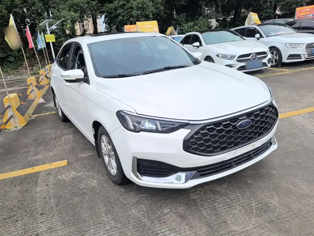 Ford Escort 2022 2021 1.5L Automatic Platinum Edition