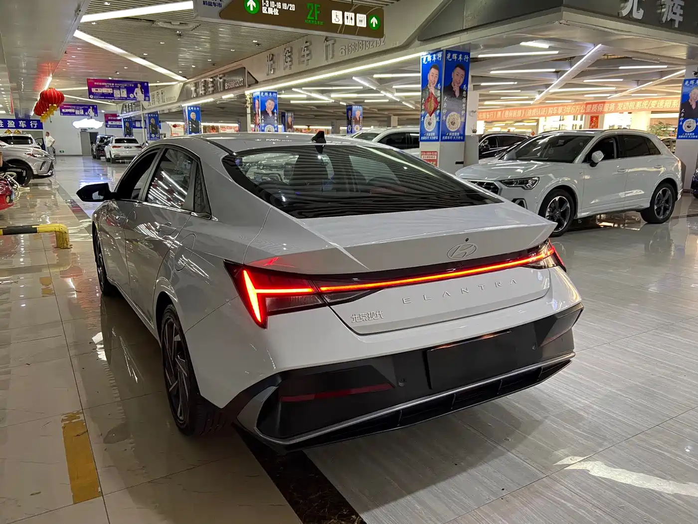 Hyundai Elantra 2023 Model 1.5L CVT LUX Premium Edition фото 6