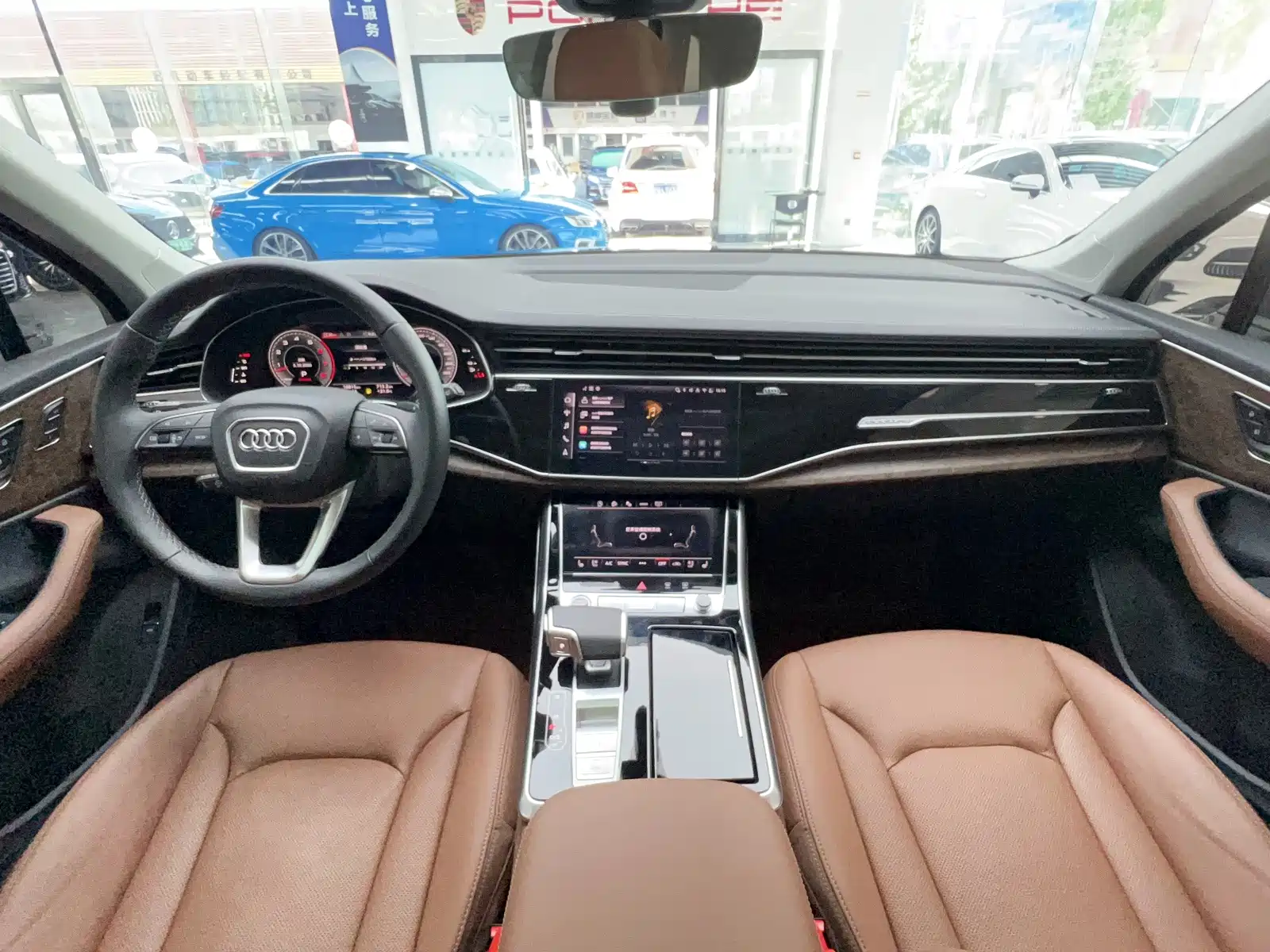 Фото 22 - Audi Q7