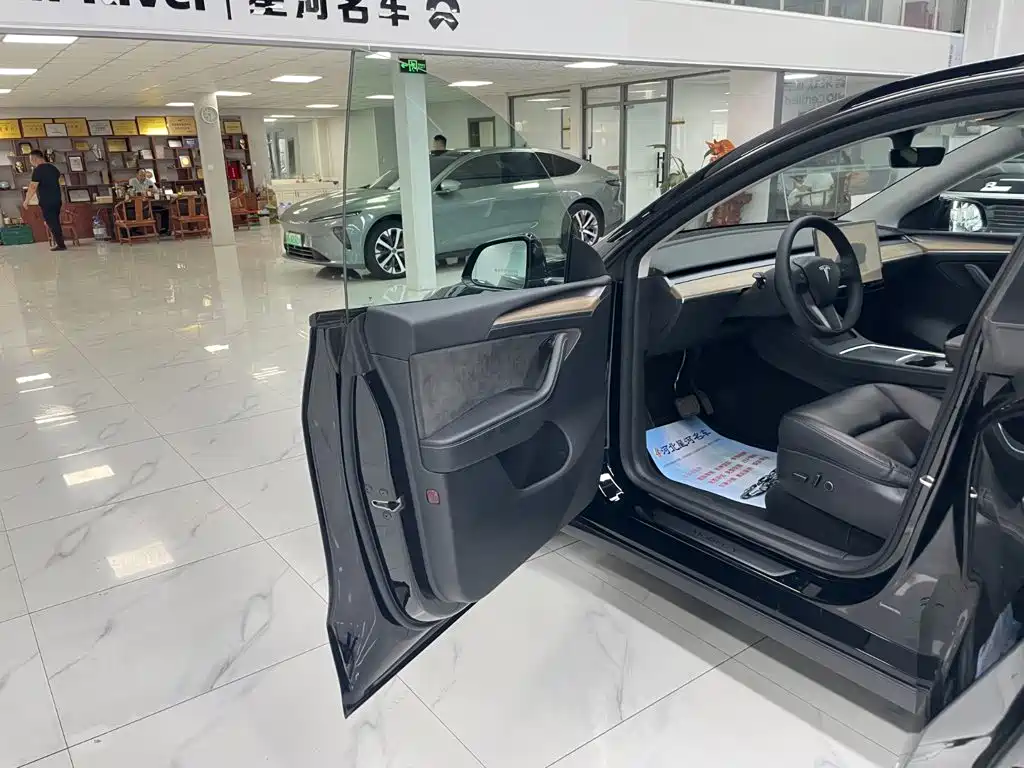 Фото 9 - Tesla Model Y