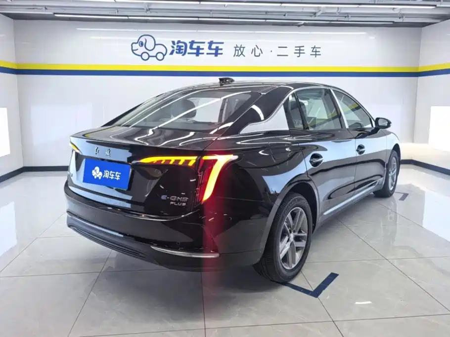 2026 Hongqi E-QM5
