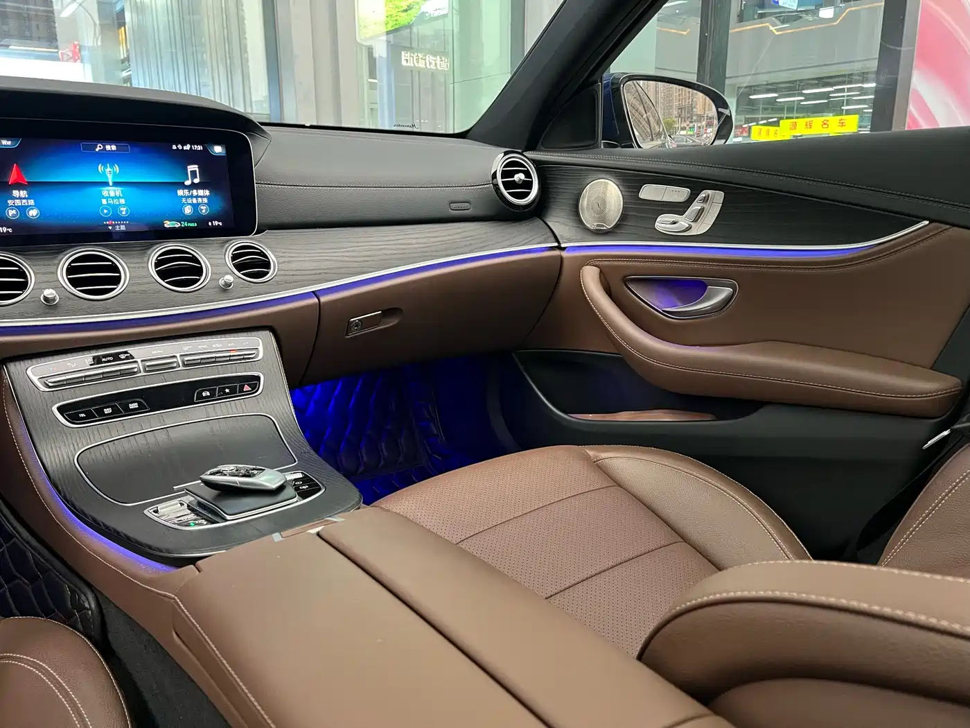 Mercedes-Benz E-Class 2023 E 300 L Sport Luxury фото 18