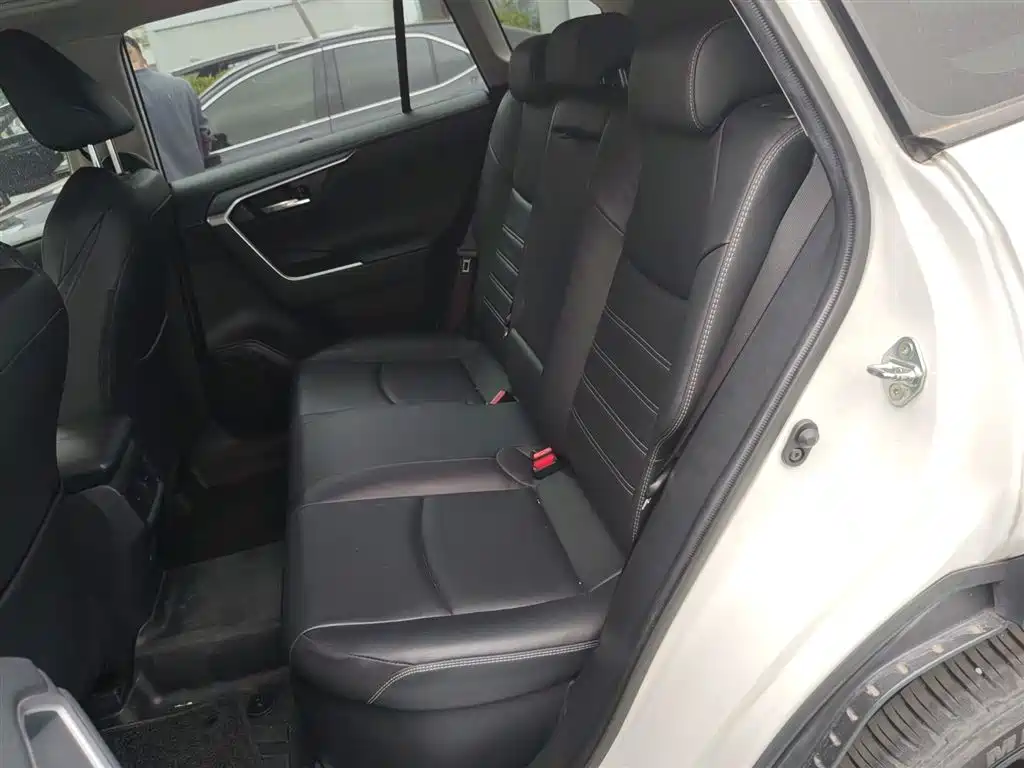 Toyota RAV4 Rongfang 2022 Hybrid 2.5L E-CVT 4WD Elite Plus Edition фото 24