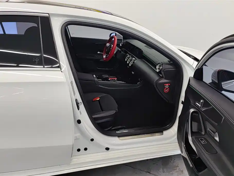 Mercedes-Benz A-Class 2022 Facelift III A 200 L Sport Sedan Fashion фото 8