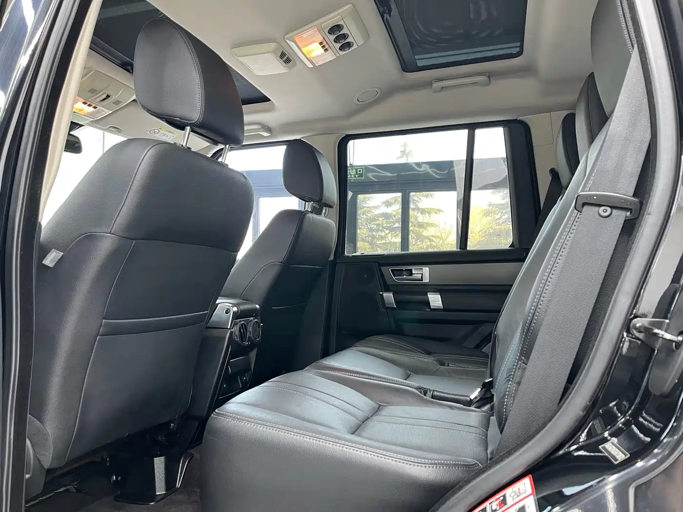 Land Rover Discovery 2016 3.0 SC Gloss Black Collector's Edition HSE фото 19