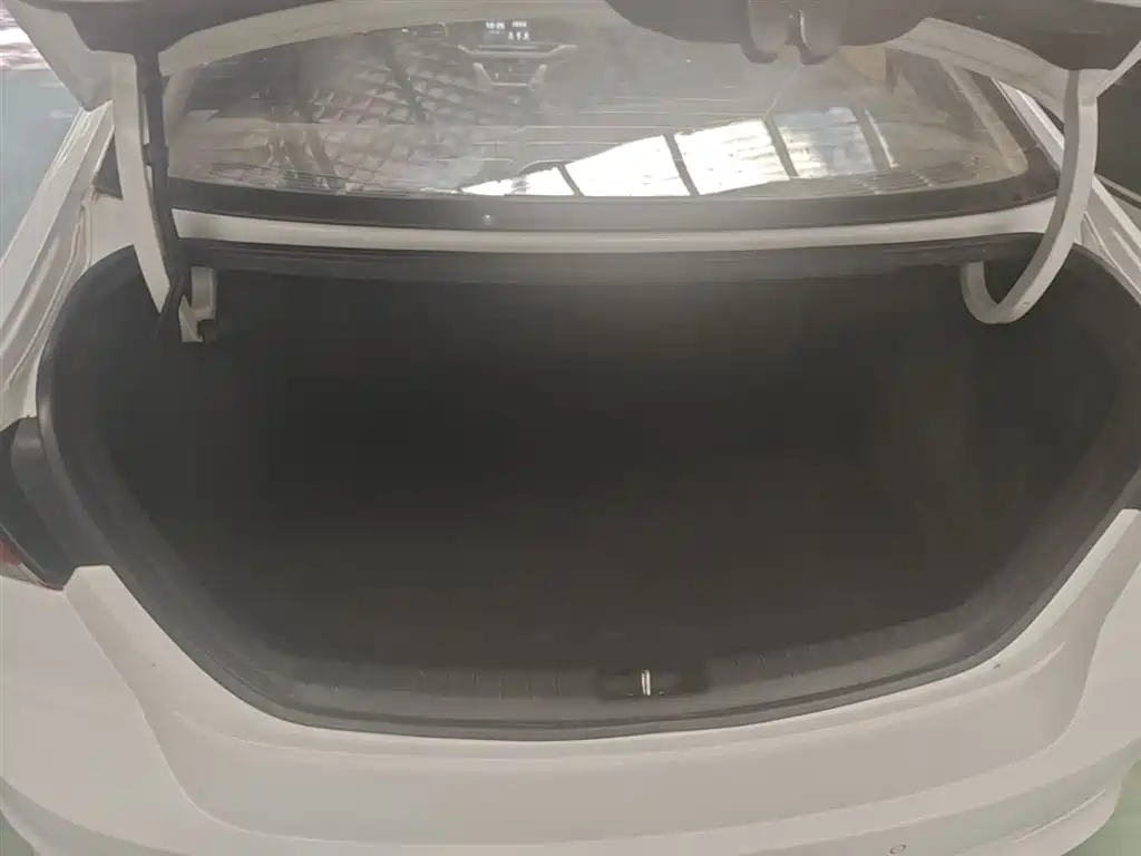 Hyundai Elantra 2016 Model 1.6L Automatic Smart Elite фото 19