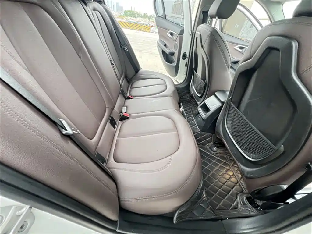 BMW 1 Series 2020 Model 125i Leading M Sport Package фото 13