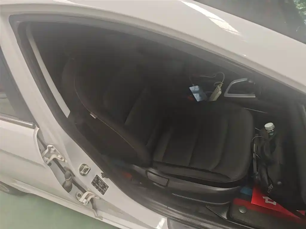 Hyundai Elantra 2016 Model 1.6L Automatic Smart Elite фото 25