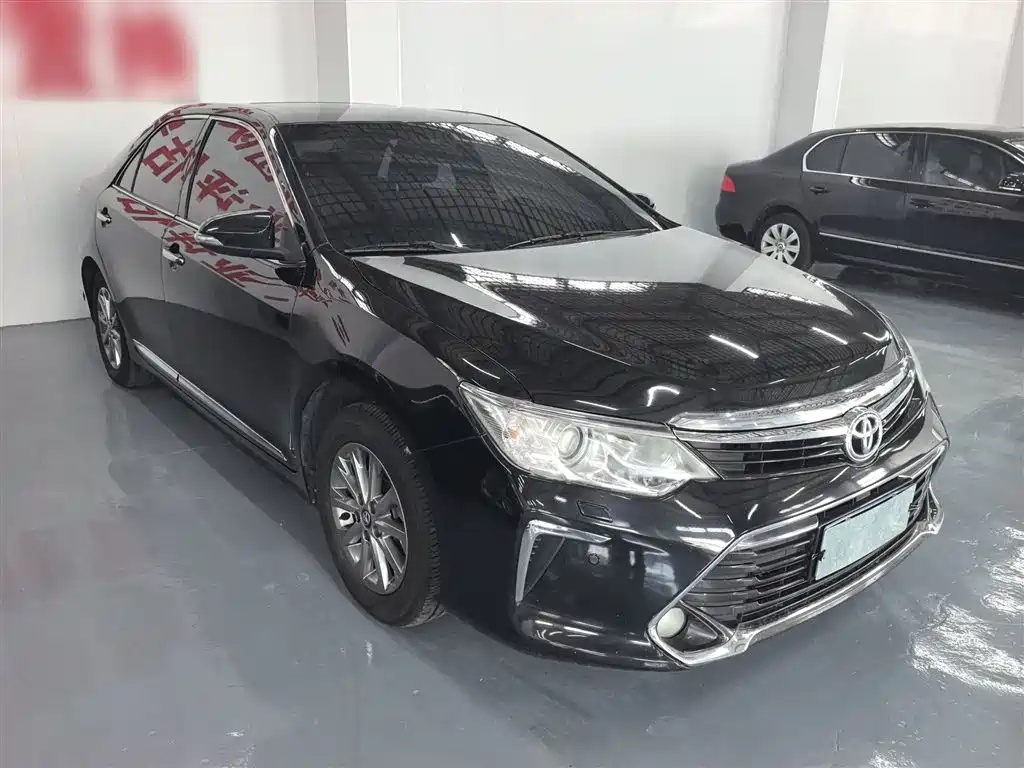 Toyota Camry 2016 2.0G 10th Anniversary Luxury Edition фото 8