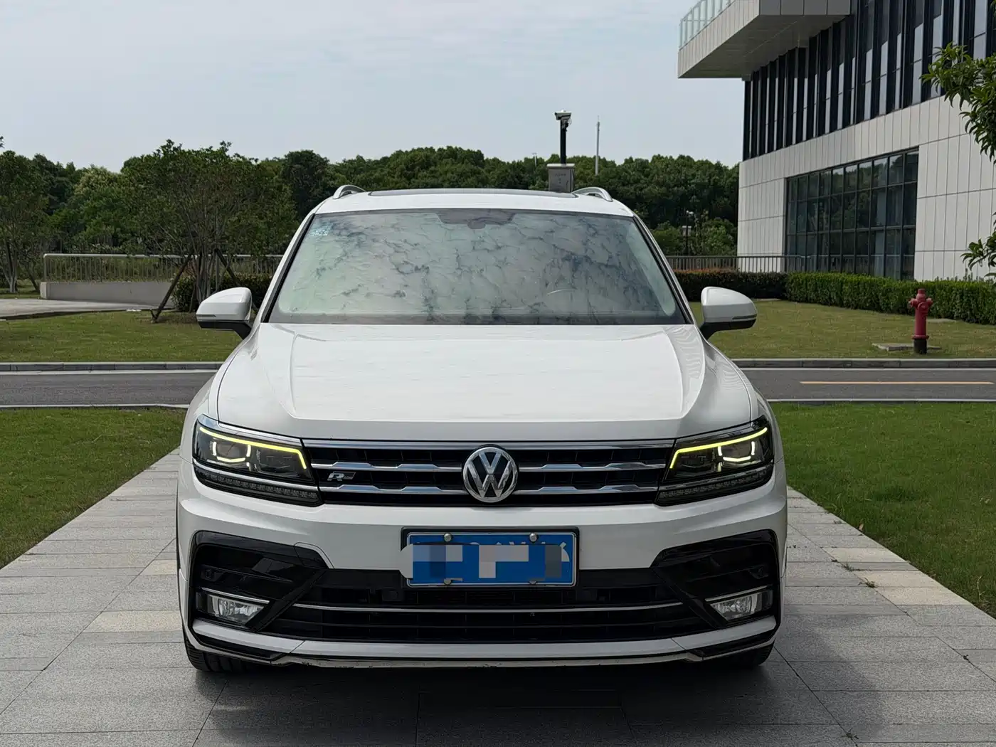 Volkswagen Tiguan L 2019 330TSI Automatic 2WD R-Line Flagship Edition China VI фото 2