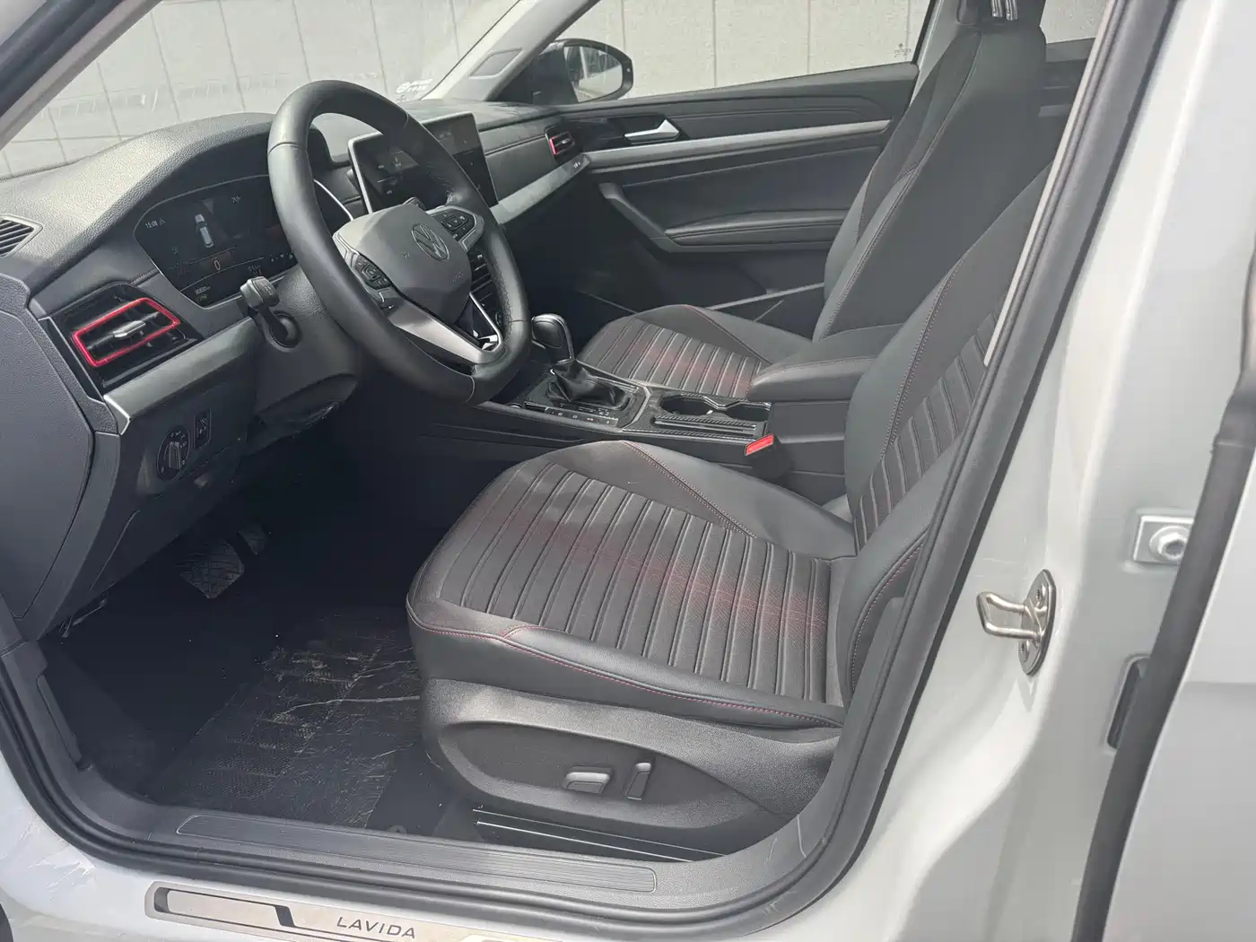 Volkswagen Lavida 2023 280TSI DSG Starlight Comfort Edition фото 4