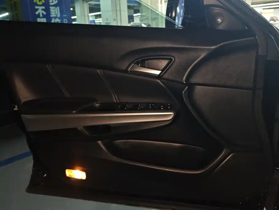 Фото 7 - Honda Crosstour