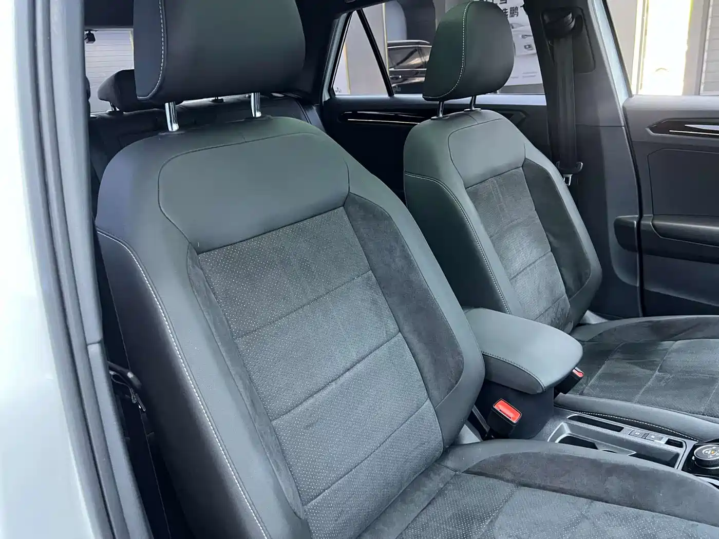 Volkswagen T-ROC 2021 Facelift 280TSI DSG 4WD Luxury Smart Connect Edition фото 14
