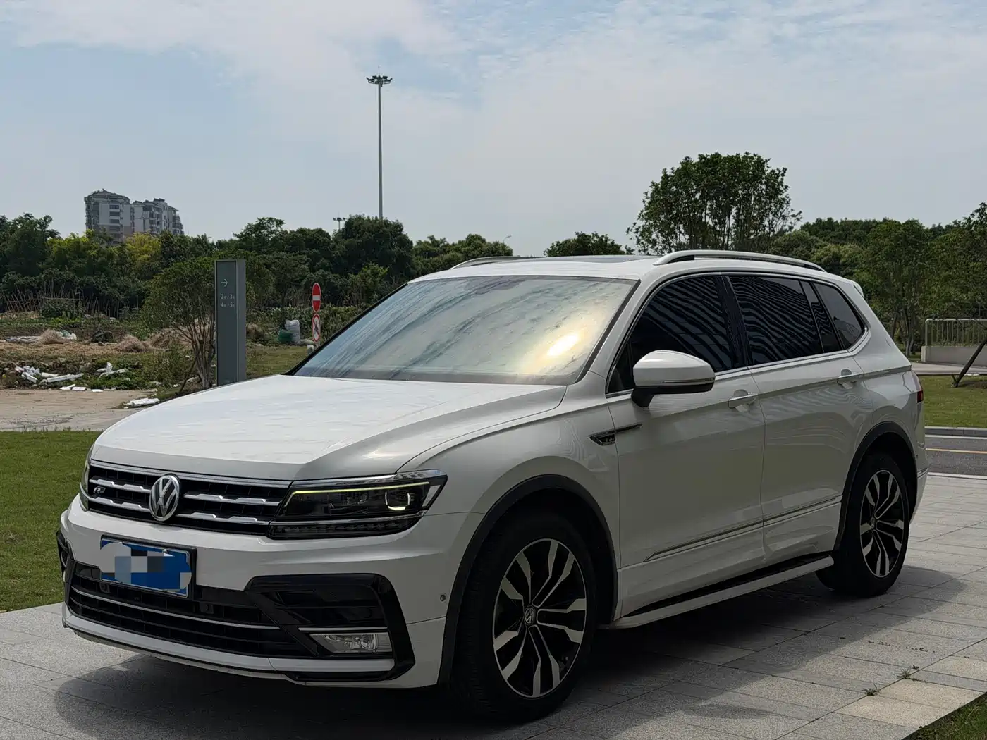 Volkswagen Tiguan L 2019 330TSI Automatic 2WD R-Line Flagship Edition China VI