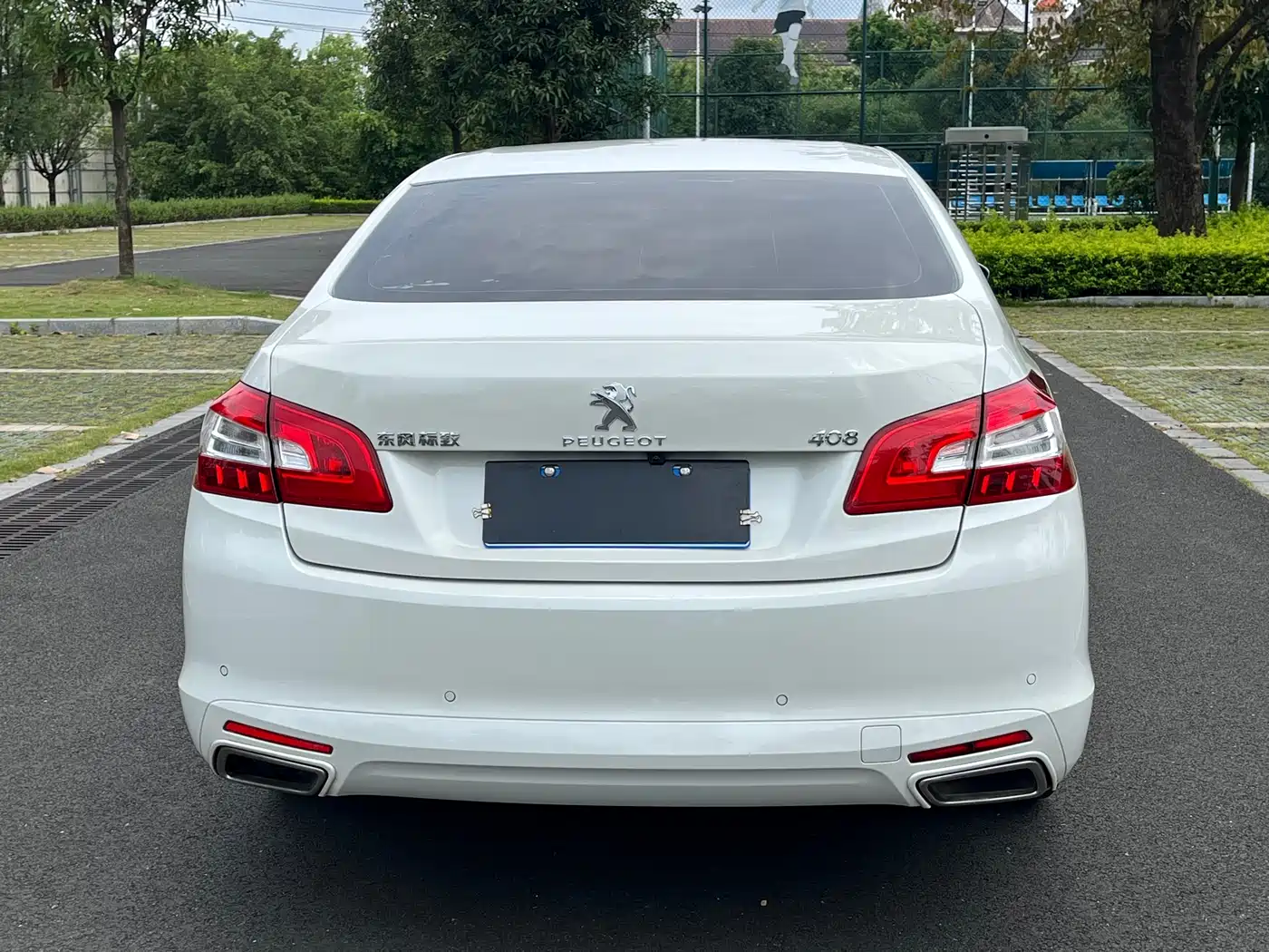 Peugeot 408 2016 1.6T Automatic Luxury Edition фото 6