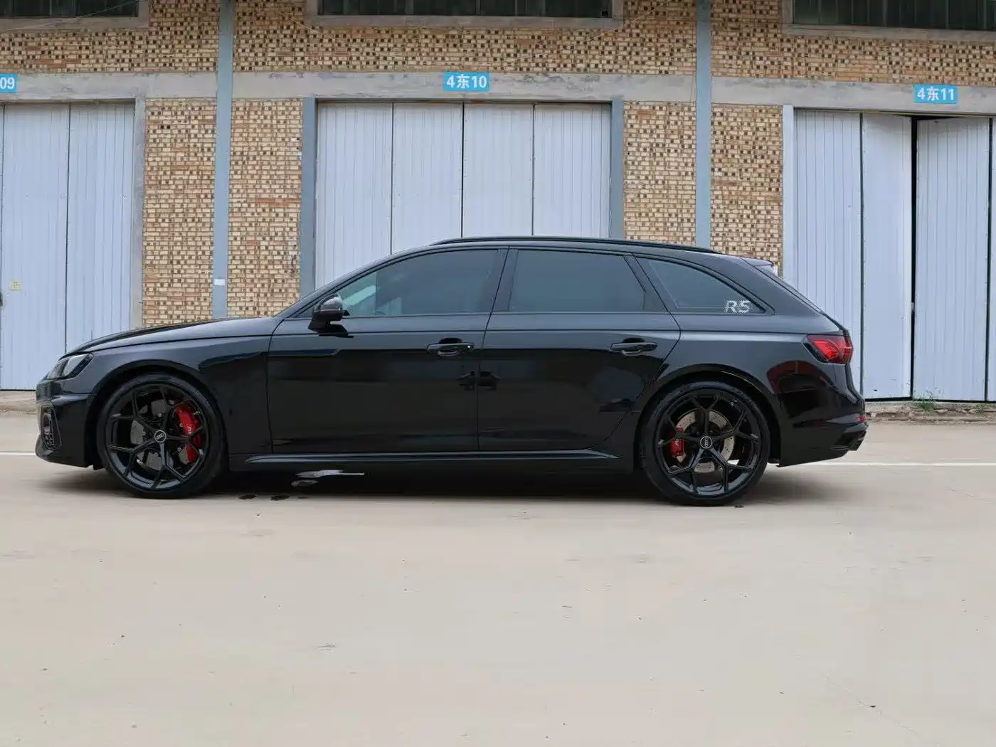 Audi RS 4 2025 2023 Model RS4 Avant Obsidian Edition