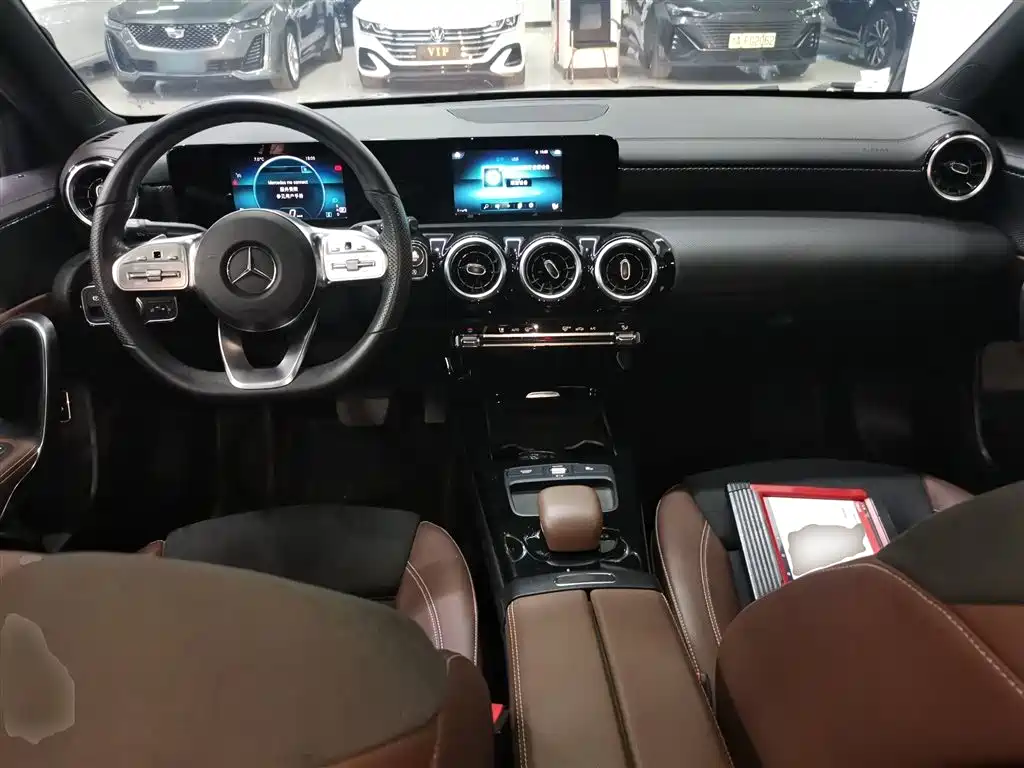 Mercedes-Benz A-Class 2019 A 180 L Sport Sedan фото 12