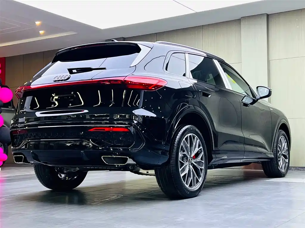 Audi Q5L 2026 Luxury Sport 150kW фото 4