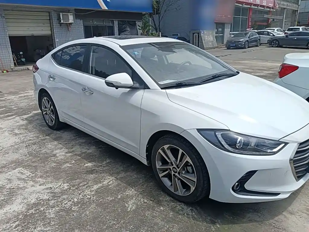 Hyundai Elantra 2016 Model 1.6L Automatic Smart Elite фото 4