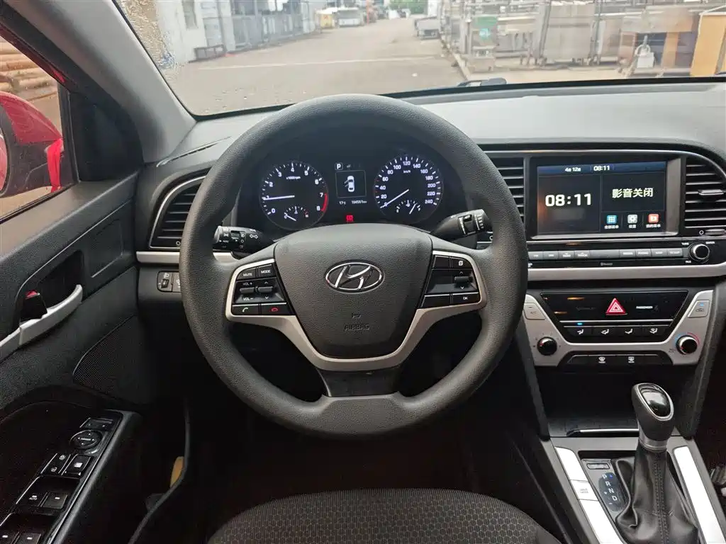 Hyundai Elantra 2016 Model 1.6L Automatic Smart Elite фото 7