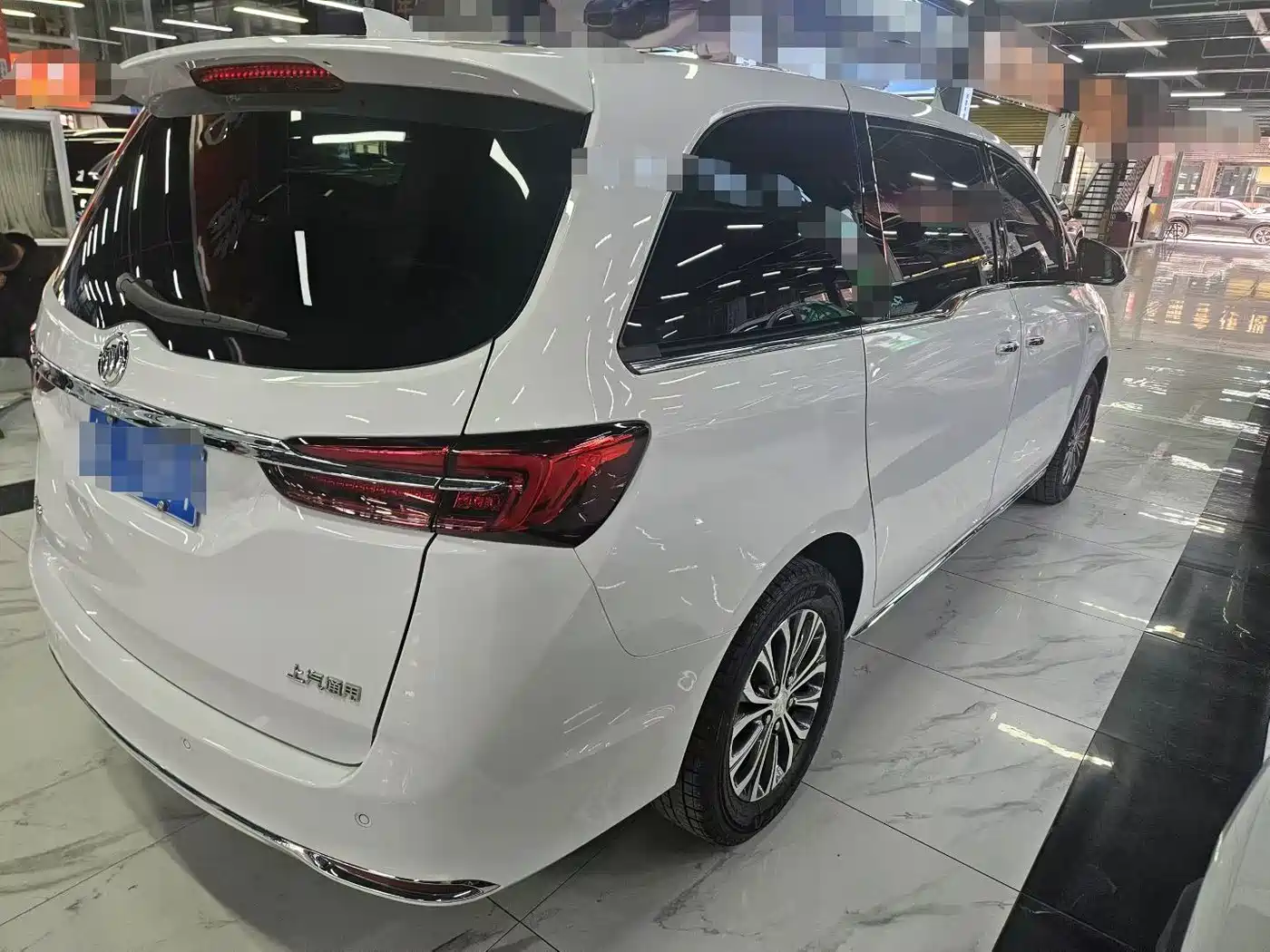 Buick GL8 2023 Land Business Class 652T Luxury фото 6