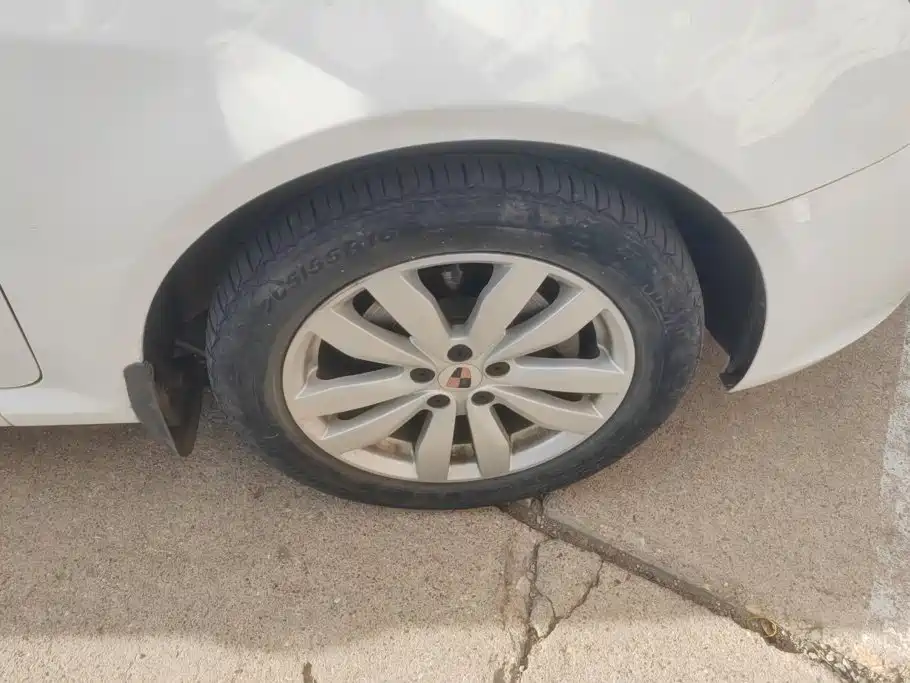 Фото 6 - Roewe 350