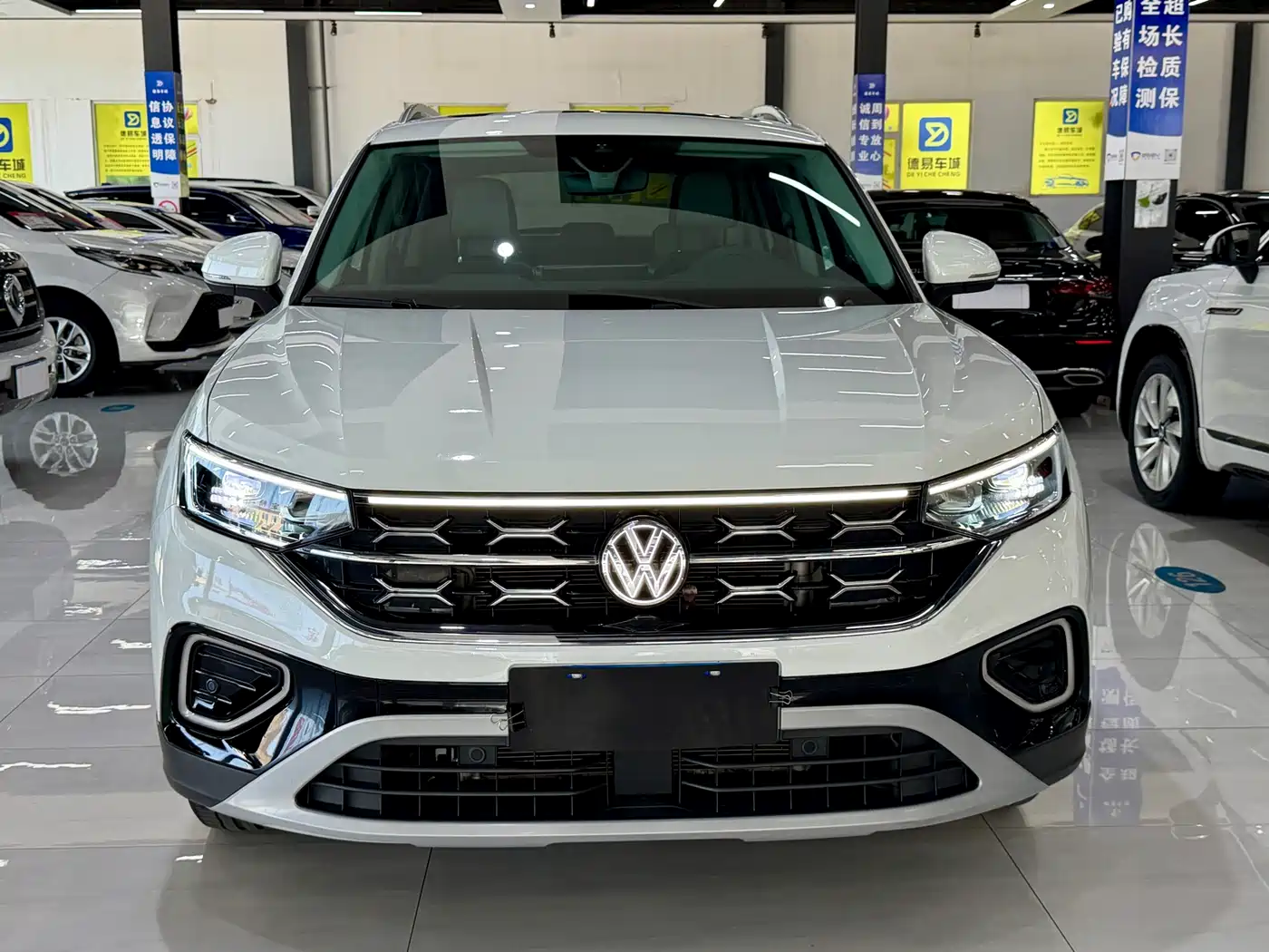 Volkswagen Tayron 2023 280TSI 2WD Luxury Plus Advanced Edition фото 2