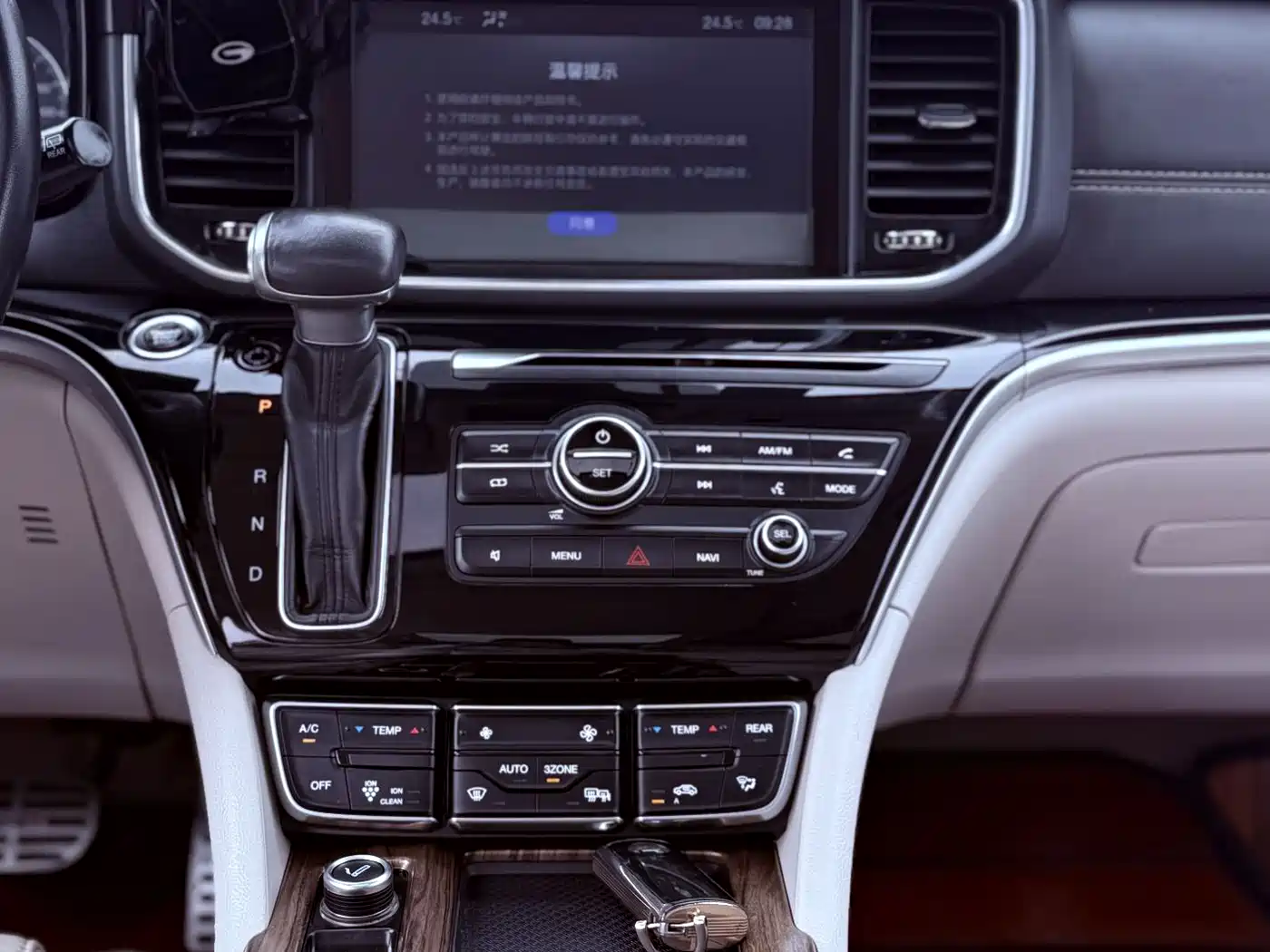 GAC Trumpchi Trumpchi M8 2018 320T Premium Edition фото 17