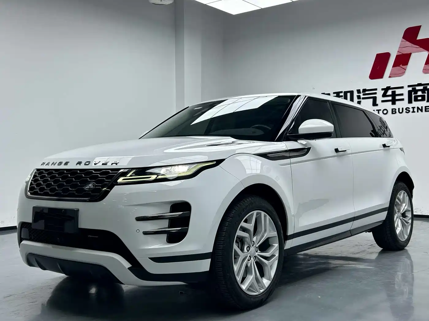 Land Rover Range Rover Evoque 2022 Range Rover Evoque L 200PS R-Dynamic Standard Elite Edition