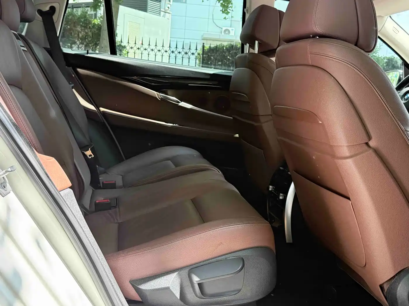 BMW 5 Series GT 2014 535i xDrive фото 11