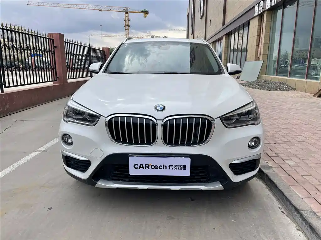 BMW X1 2018 sDrive18Li Premium Model фото 3
