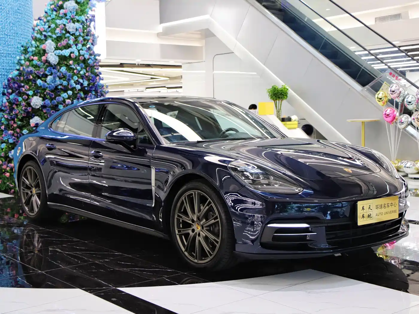 Porsche Panamera 2017 Panamera 4 Executive Long Wheelbase 3.0T фото 4