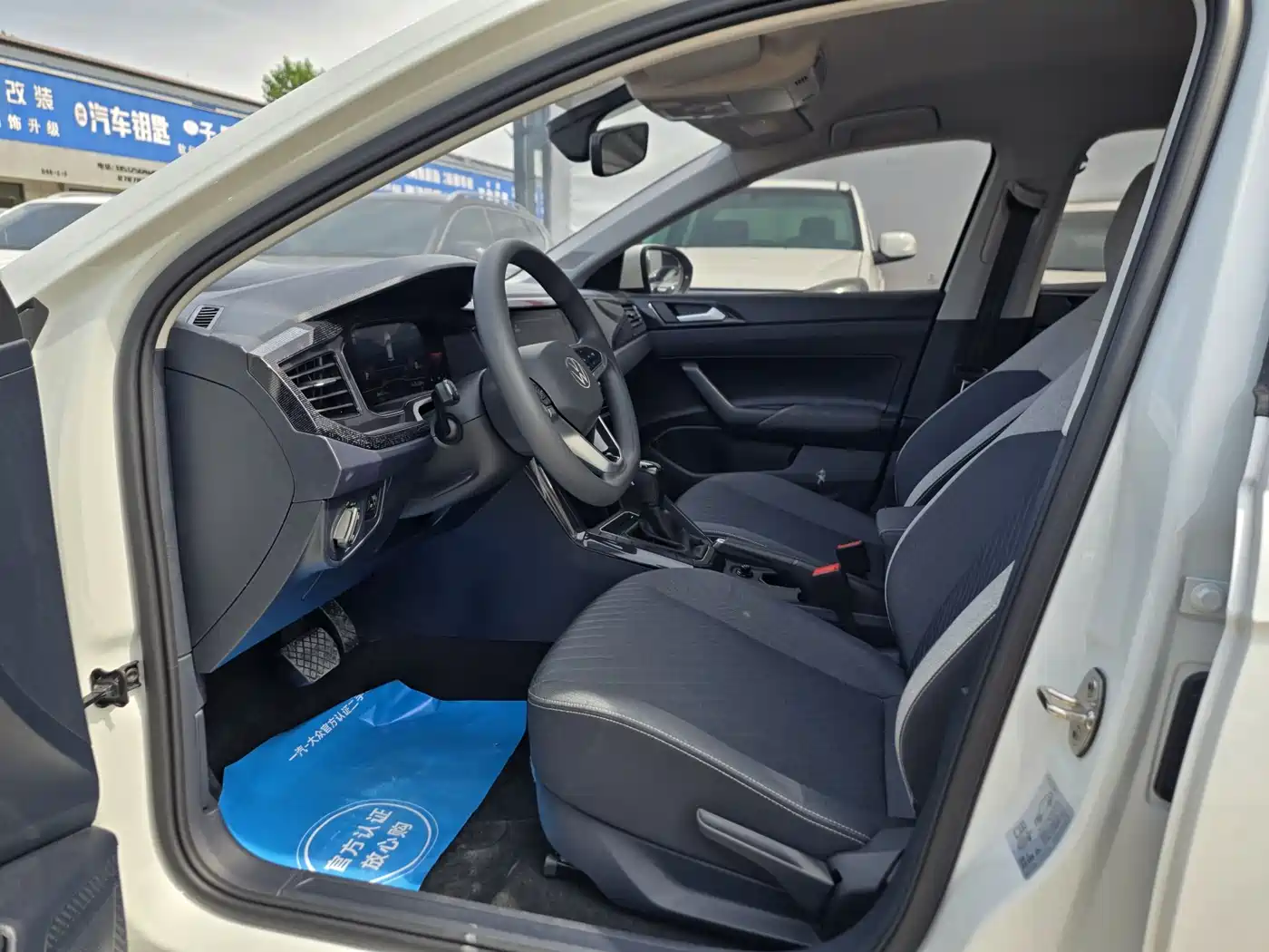 Volkswagen Lavida 2023 New Sharp 1.5L Auto Premium Edition фото 4