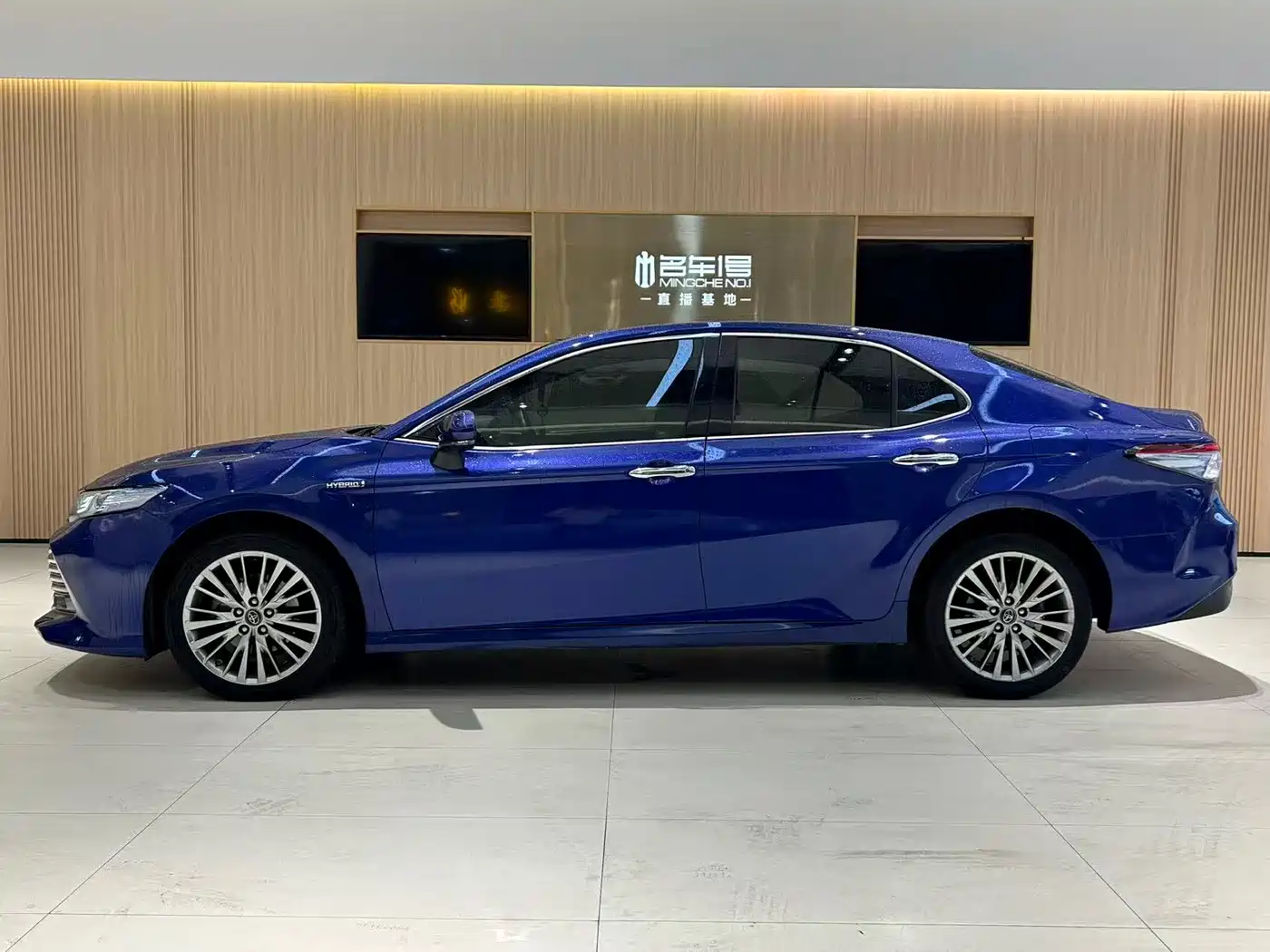 Toyota Camry 2019 Hybrid 2.5HG Luxury Edition China V фото 3