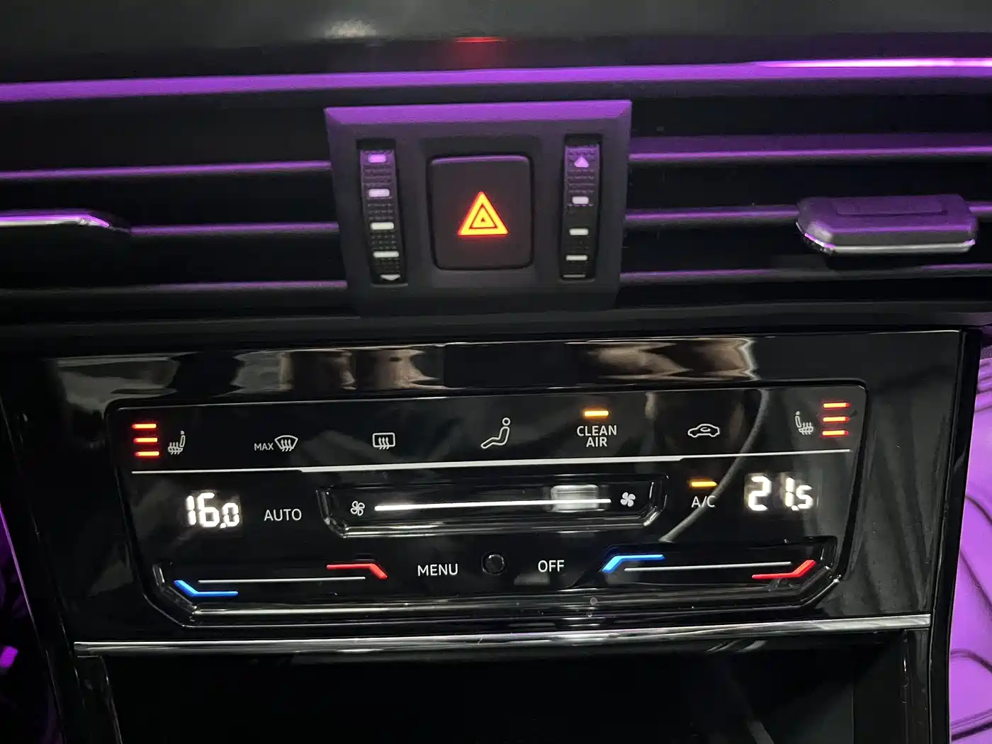 Volkswagen Passat 2022 280TSI Elite Edition фото 16