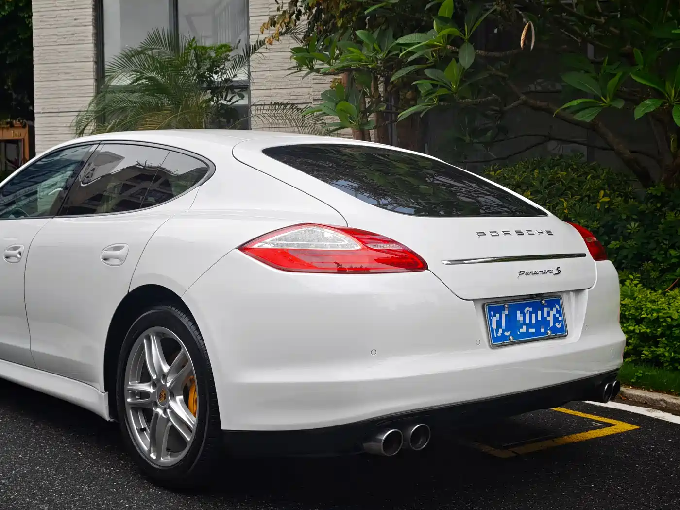 Porsche Panamera 2010 Panamera 3.6L фото 8