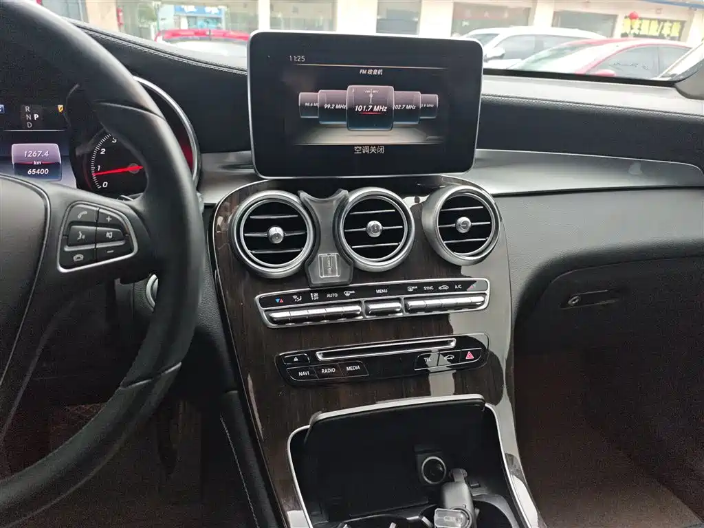 Mercedes-Benz GLC 2017 GLC 260 4MATIC Luxury фото 13
