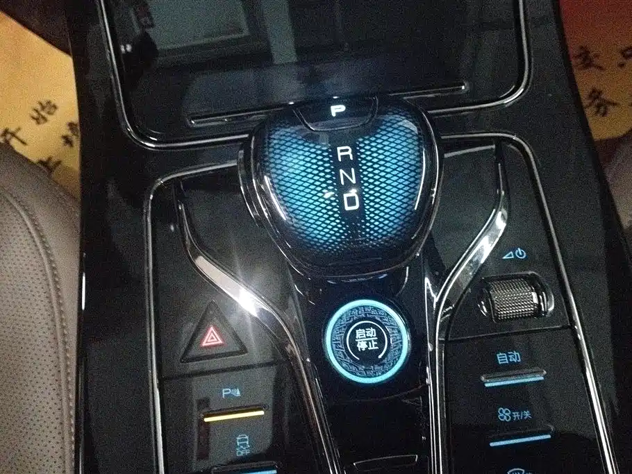 BYD Han 2025 DM-i 125KM Premium фото 16