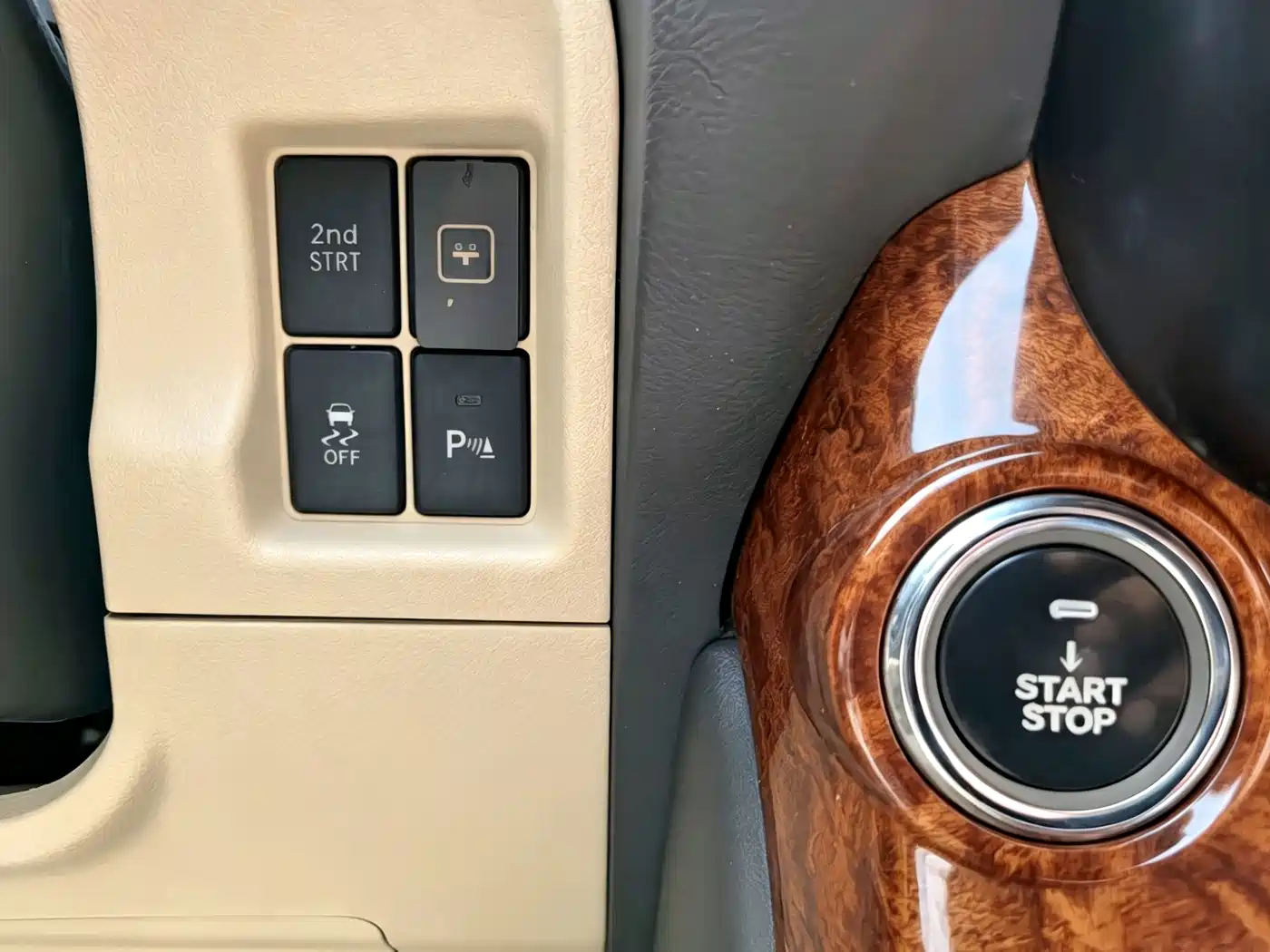 Photo 19 - Toyota Prado (Import)