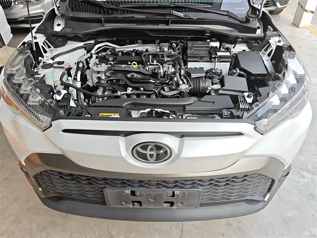 Toyota Frontlander 2022 2.0L CVT Luxury PLUS Edition фото 16