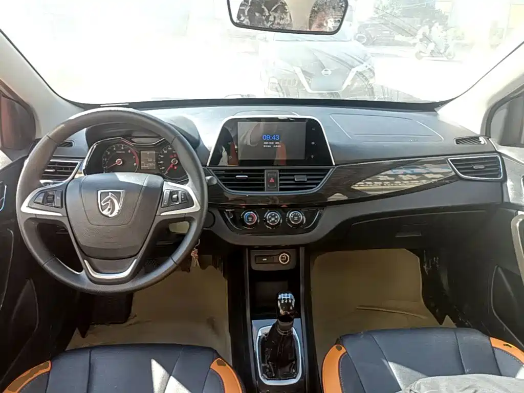 Baojun 310 2017 2016 1.2L Manual Luxury Type
