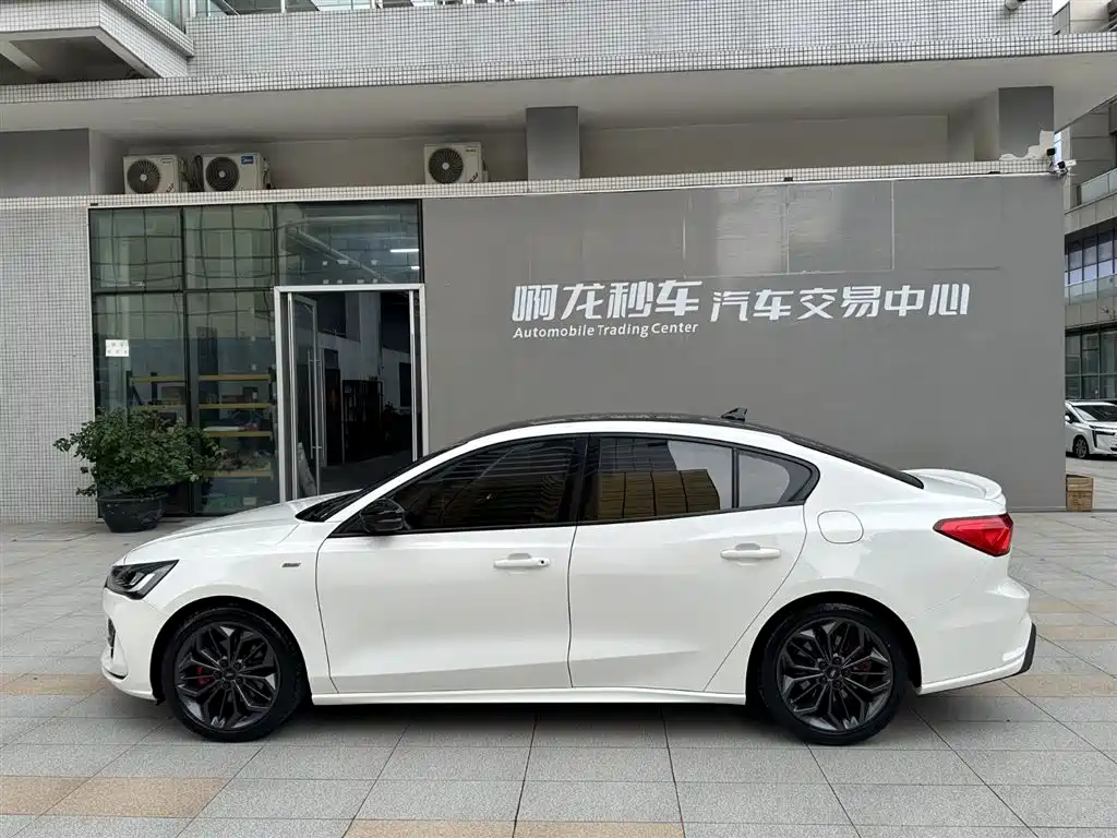 FORD FOX