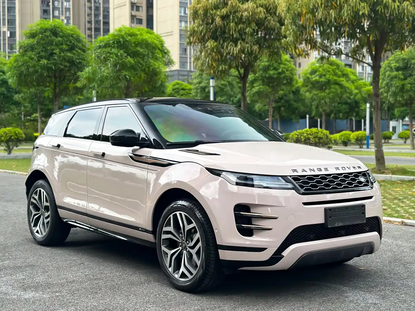 Land Rover Range Rover Evoque 2020 249PS R-DYNAMIC S Sport Edition фото 3