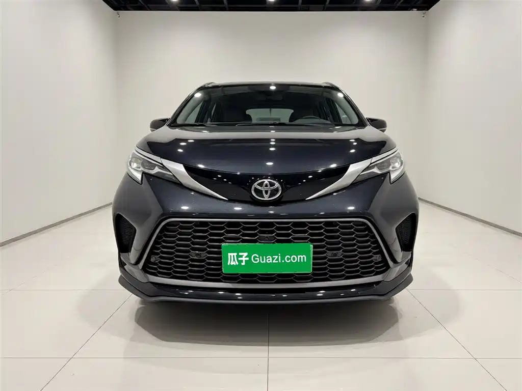 Toyota Granvia 2024 2.5L Hybrid Premium PLUS фото 11
