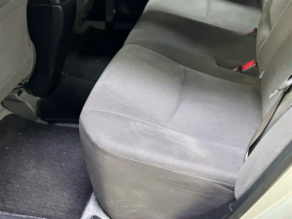 Toyota Prius 2012 1.8L Standard Edition фото 6