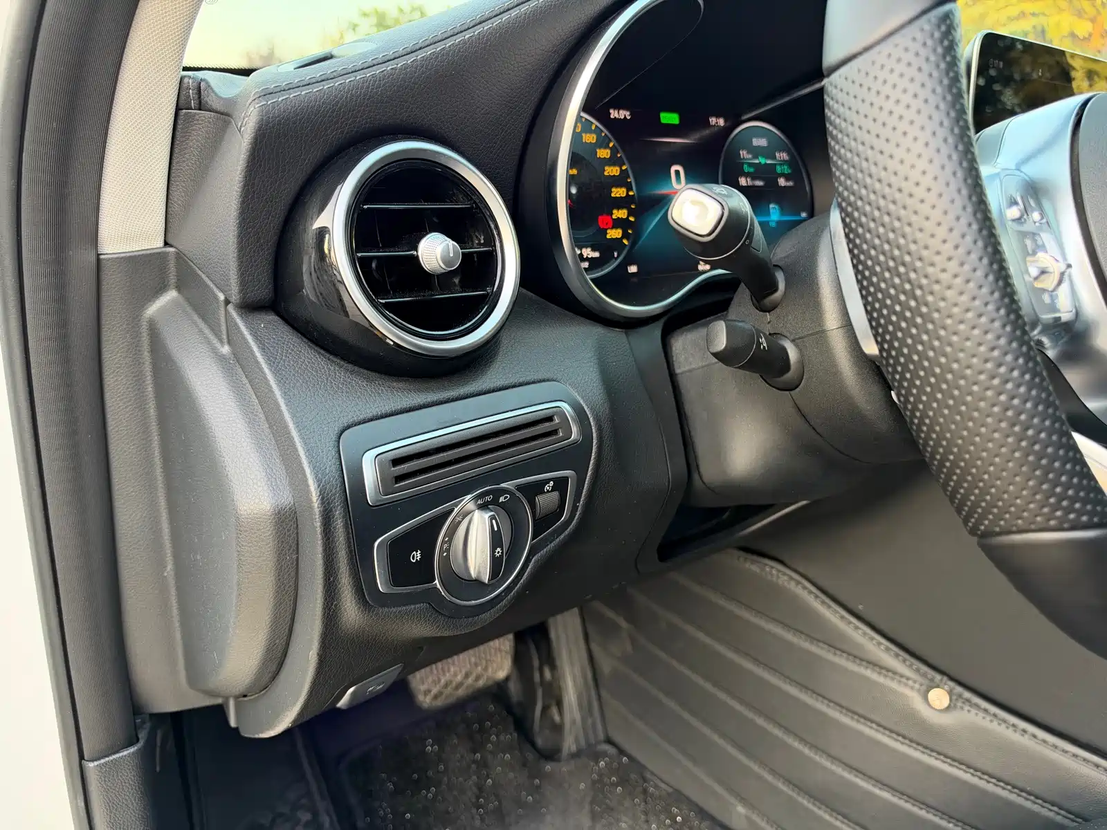 Фото 6 - Mercedes-Benz C-Class