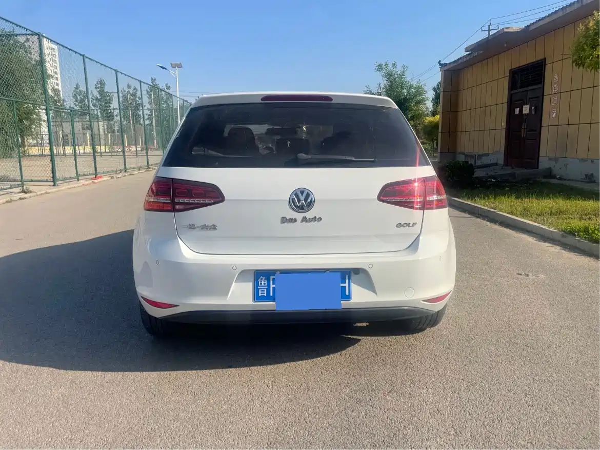 Volkswagen Golf 2016 1.6L Automatic Comfort фото 15