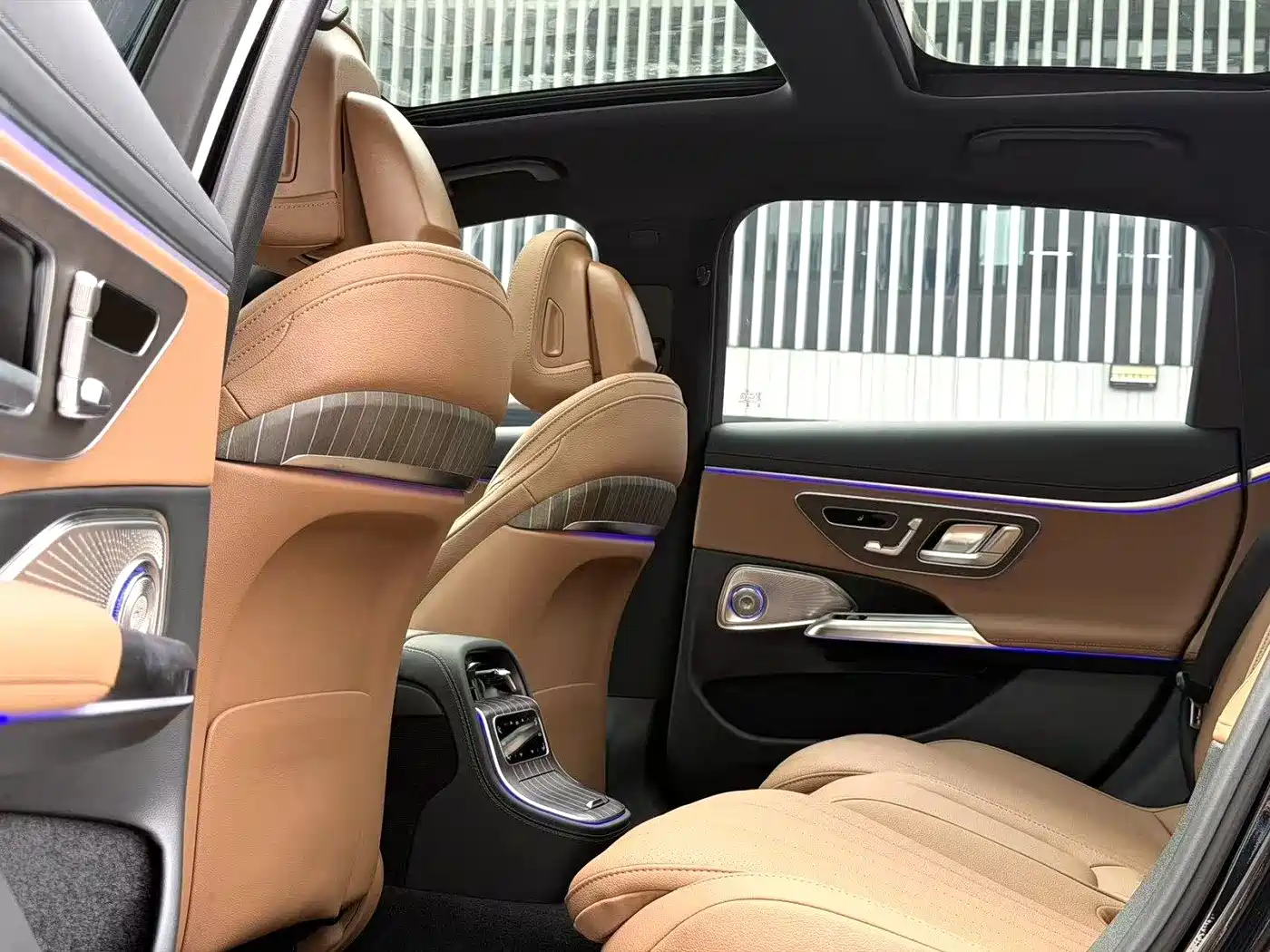 Mercedes-Benz E-Class 2025 E 300 L Luxury фото 6