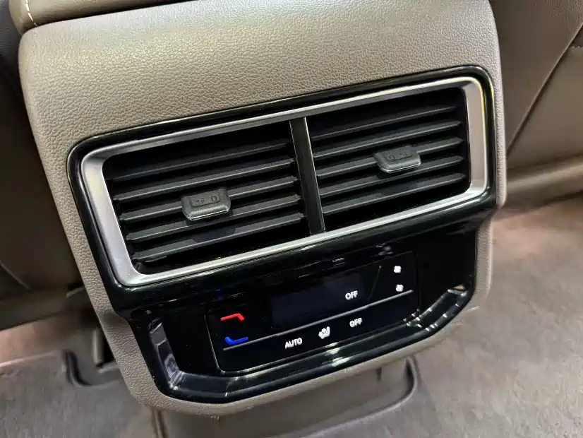 Volkswagen Viloran 2023 Facelift 380TSI Prestige Edition фото 18