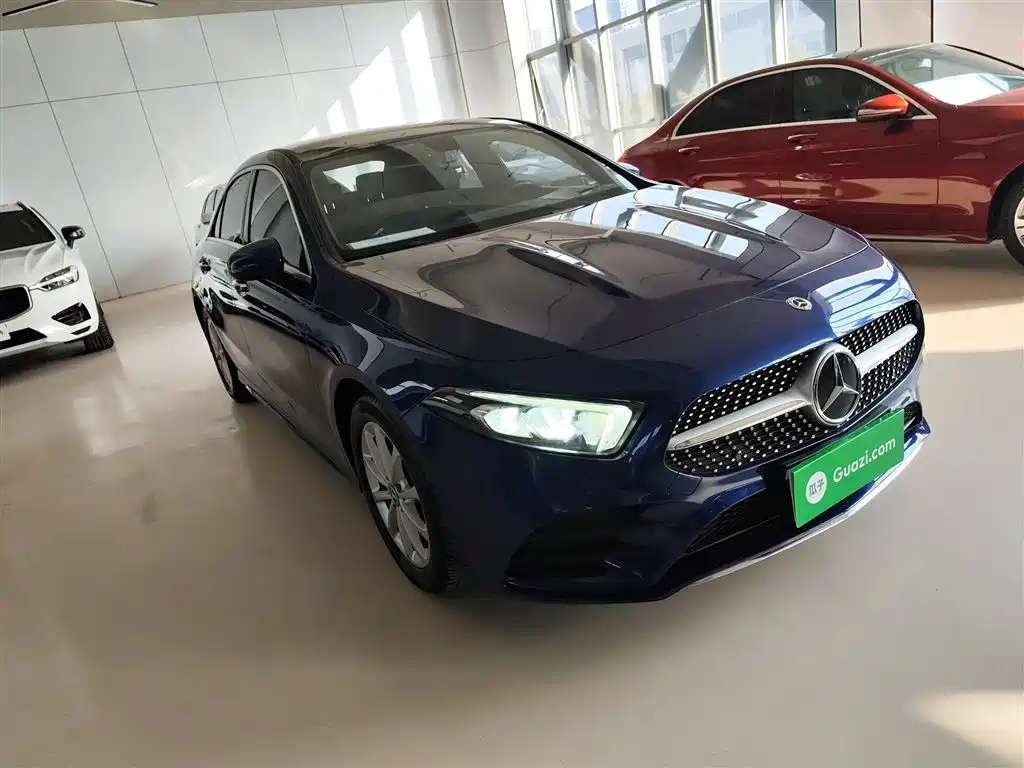 Mercedes-Benz A-Class 2021 A 200 L Sport Sedan Fashion Edition фото 4